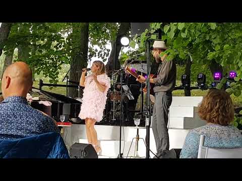 Carola Häggkvist - Let it in 🌸