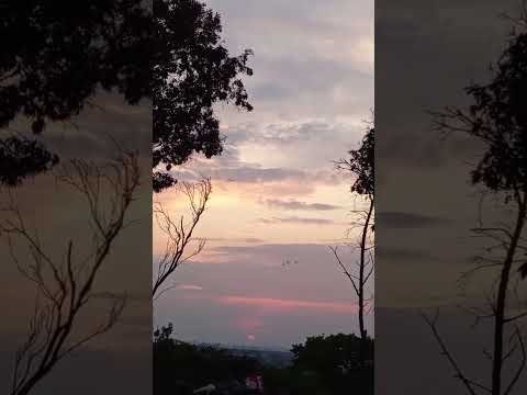 ✨ “O pôr do sol em Natividade – TO pinta o céu com as cores da paz e o calor do sertão.” 🌅 #fypage