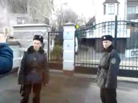 Curaj.TV - Doi carabineri și trei camere video #protest #ambasada