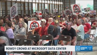 Contentious crowd boos Microsoft representative during meeting about A