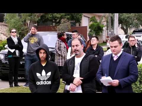 Watch Stefon Bertram in action at Sydney auction, 17 Simpson Street, Putney sells under the hammer