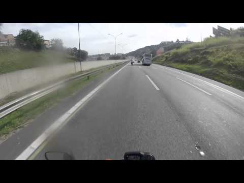 XJ6 - Mustang na pista, ronco lindo, sujeira na lente.