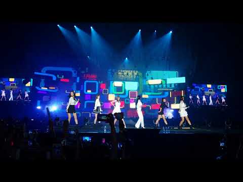 [180907] HallyuPopFest 2018 A Pink Part 9/9 - LUV