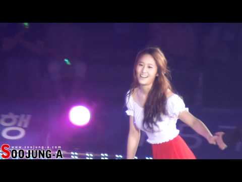 [FANCAM] 110815 All That Skate - Krystal ending