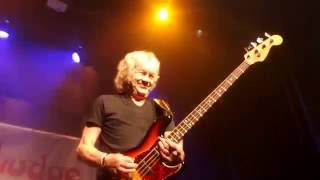 I&#39;m Just  Singer in a Rock &#39; n &#39; Roll Band John Lodge solo