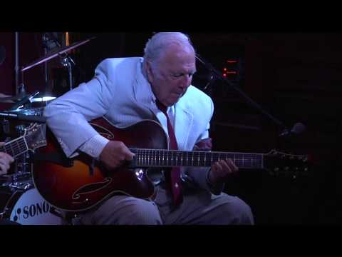Boardwalk Jazz: Stompin At The Savoy Live at the Langosta Lounge featuring Bucky Pizzarelli