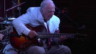 Boardwalk Jazz: Stompin At The Savoy Live at the Langosta Lounge featuring Bucky Pizzarelli