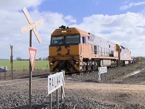"Steelink" Steel Train at a Country Road Level Crossing / Grade Crossing - PoathTV Trains