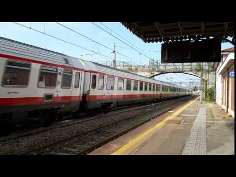 E. 402B IN LIVREA FRECCIABIANCA IN TRANSITO A CODOGNO. (LO) 8 - 10 - 2016