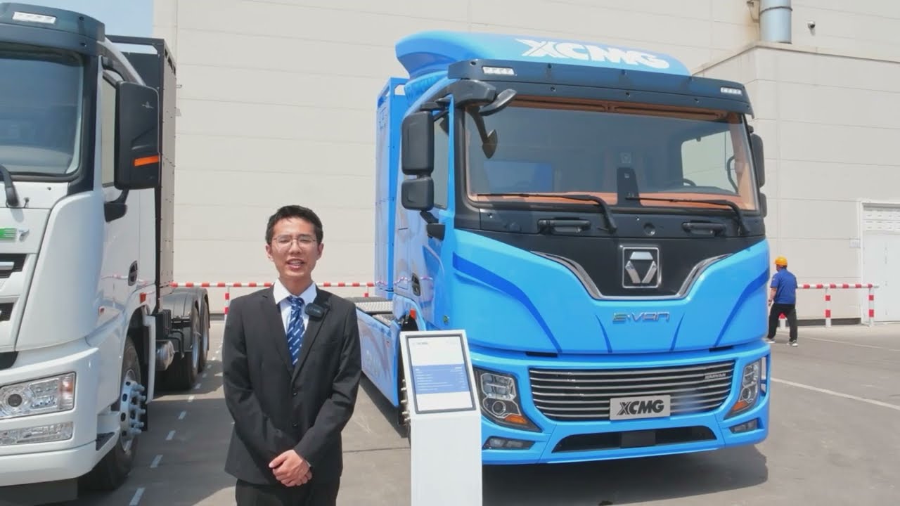 XCMG Official Electric Tractor Truck — video thumbnail (YouTube)
