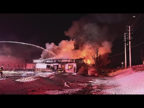 70 firefighters put out overnight 2-alarm fire at restaurant on Indy's south side
