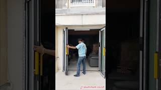 ชุดประตูบานเลื่อนและเปิดแบบแบ่งสี่ รวมมุ้งจีบ