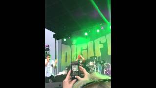 She Don't Know- Skate Maloley