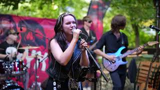 Video Zombie - zpěv Daniela Ulrichová a kapela MemoryX - živé vystoupe