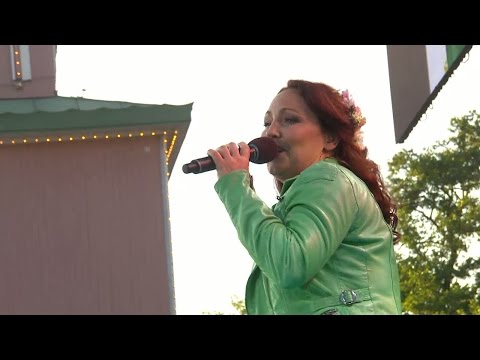 Hanna Hedlund - All about that bass - Lotta på Liseberg (TV4)