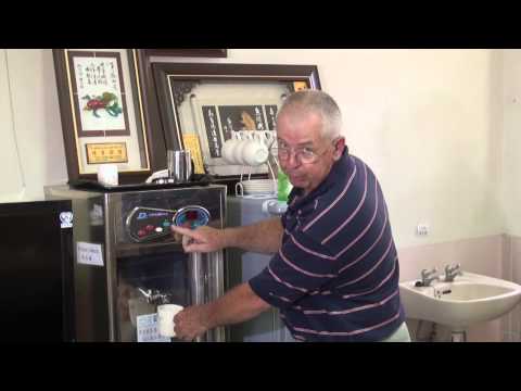 飲水機 (drinking fountain)