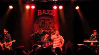 Baze "D' Party isch vrbi" special Version in der Grabenhalle