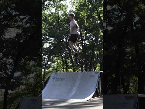 🌪️ #bmxlife #bikelife #bmxstreet #bike #bmx #skatepark #bmxforever #youngthug