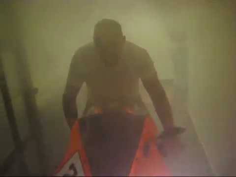 Street-Guerrillas wake up at Hotel