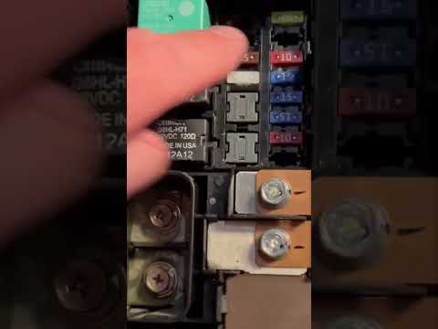 2012 Honda Civic headlight problem - no voltage at fuse box solved - relay location