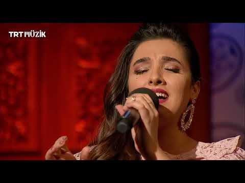 Senem Akdemir - Bir Ay Doğar Karşıdan