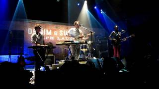 Metronomy - &quot;We Broke Free&quot; (Live at the Compagnietheater, Amsterdam, November 15th 2011) HQ