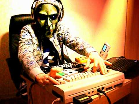👽 LIVE jam with C64, GAMEBOY, LSDj keyboard and POD XT LIVE [LukHash]