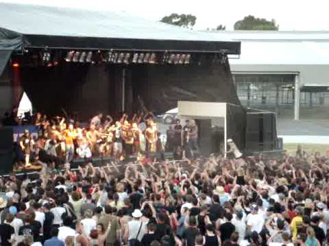 New Found Glory - My Friends Over You (Stage Hijack) Melbourne Soundwave 2009