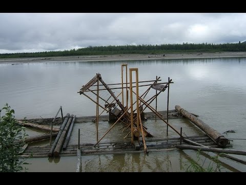 Рыбное колесо на реке Юкон для ловли лос