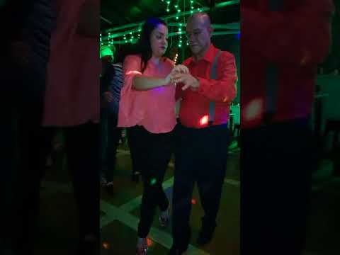 CUMBIA LORANA ---LUCY GONZALES  Y LOS GALLEROS