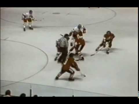 1976 bobby orr Team Canada goal