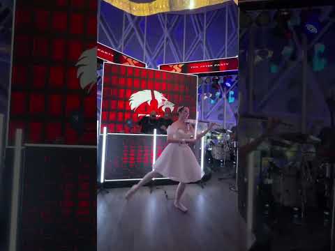 WID0220: Violinist with Ballet Dancers 7 NGC