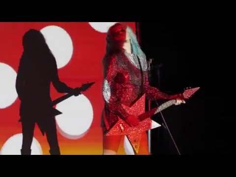 'Where The Light Gets In' - Behind The Scenes