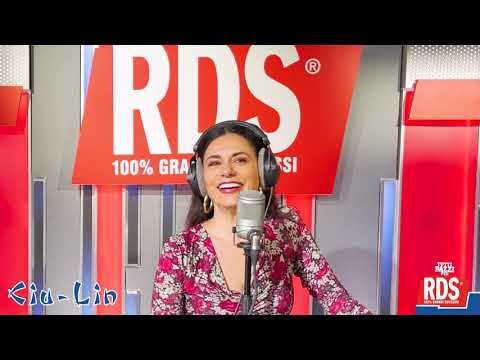 Ciu-Lin e la moglie di Salvatore che gli vuole "scassare la macchina" | Tutti Pazzi X RDS