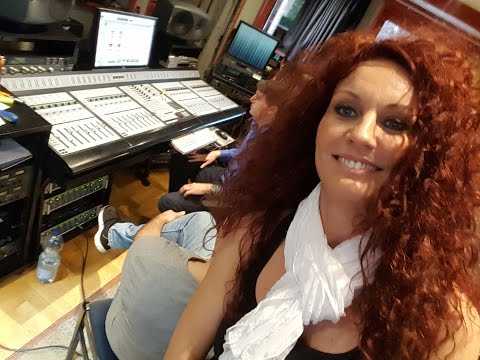 Noemi Arnoczky - Feeling Good - live studio werkfilm