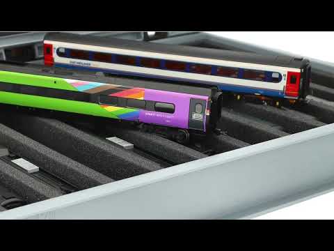 Euro Box / Container Case for model railway locomotives, wagons and vehicles - 11 slots for 00 G...