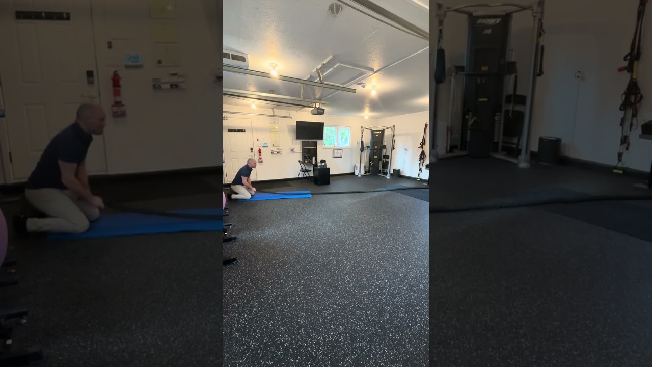 2. Tall Kneeling Battle Rope Single Larve Waves (Side View)