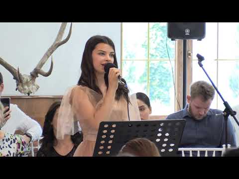 Mi-e sufletul gol si zdrobit - Daria Ghita