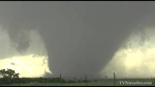 preview picture of video 'Enormous Tornado near Bennington, KS on May 28, 2013'