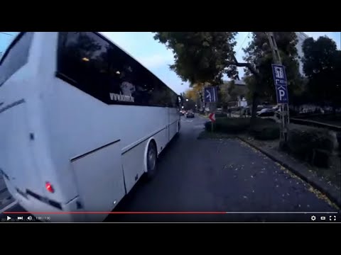 MCZ-779 Busz centizés ajtózónában - Bus close pass in the door zone