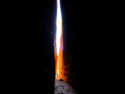 image-How long is the Cathedral Gorge Walk?