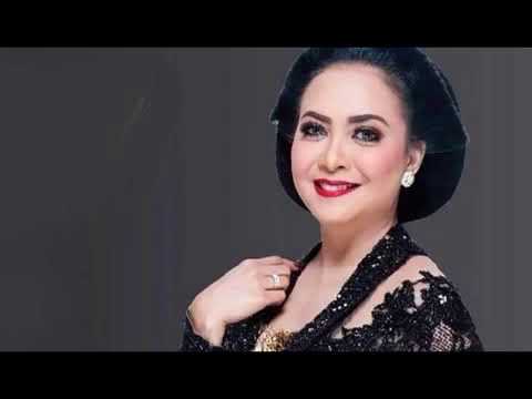 SUNDARI SOEKOTJO TEMBANG KERONCONG KENANGAN TEMBANG KENANGAN INDONESIA