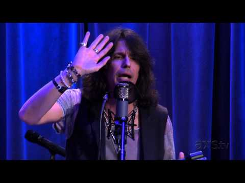 Videoclip de Waiting for a Girl Like You (Acoustic) — Foreigner