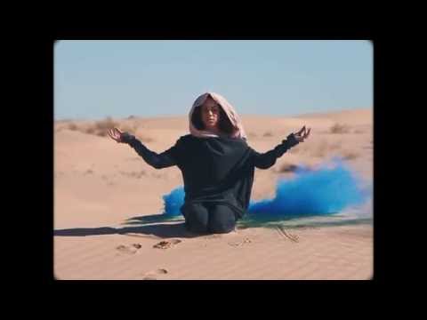 Cameo Adele in "Sensation"