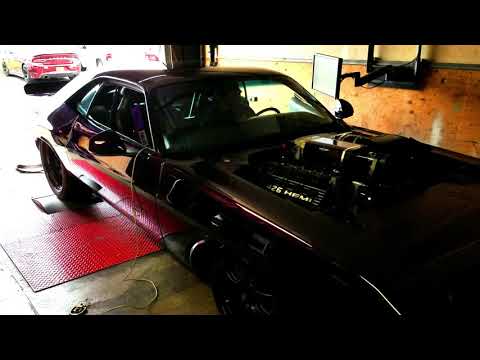 71 HEMI Challenger on Dyno