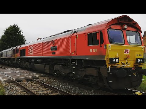 66100 & 66194 at Boroughbridge Road LC - 4N22 Scunthorpe Trent T.C. - Tees NY