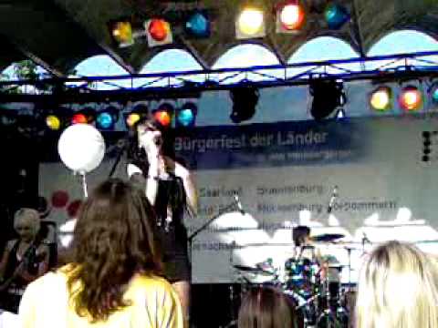 Fräulein Wunder mit Panzerboy live.mp4