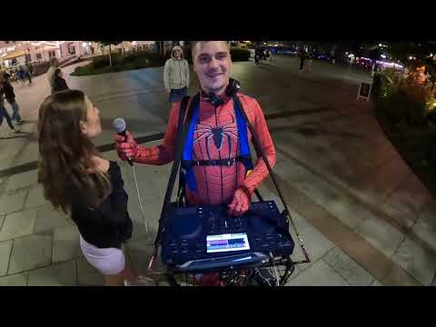 Dj Spider spacer  w Sopocie nocą część 2