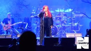 Wynonna Judd “On the Other Hand” – 2017 Randy Travis Tribute Concert
