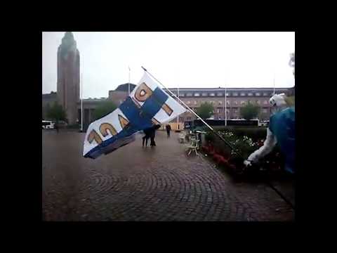 Suomi Maidan patsas rautatientorilla 1.7.2017